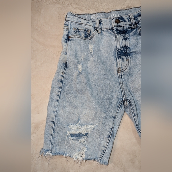 ANA DESTRUCTED 90's BERMUDA JEAN SHORT - Picture 2 of 7